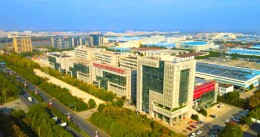 这群青年人，在无数“再试一次”中突破
