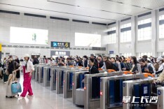 长株潭城际铁路“五一”发送旅客超60万