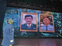 这个轮椅上的敬礼，为何让人泪目？