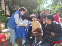 宁乡市城郊街道便民解忧进小区