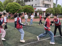 绳采飞扬，逐梦赛场——渌口区明德小学举行校园跳绳比赛