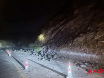涟源市公路建设养护中心快速高效处置S331线边坡塌方险情
