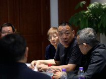新华社调查“胖东来为啥总被黑”，于东来连发6条动态回应