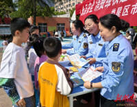 娄星区市场监督管理局“知识小摊”开进娄底一小