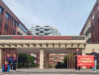 少年“小掌柜”玩转校园义卖 善款暖心赋能社区