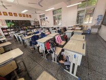 安乡县城北小学开展防震减灾疏散演练