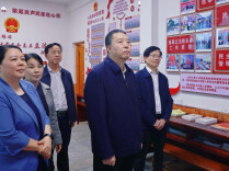 毛万春在湘西州参加省人大代表小组活动