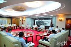 胡贺波会见顺丰速运集团顾颐杰一行