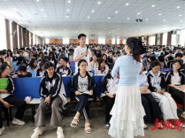 新田一中开展高考减压活动助力高三学子轻松备考