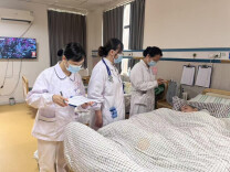 情暖护士节，义诊送健康