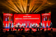 致敬！看这些残疾人和助残先进如何点亮生命之光