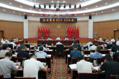 黄军其主持召开雨花区委常委会（扩大）会议