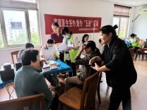 火把山社区：免费体检进社区 上门服务暖人心