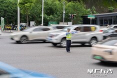 那个评论区“人人都认识”的黄土岭交警，我们找到了！