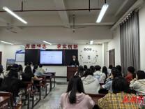 张家界航院：校领导深入思政课堂开展听课调研