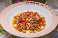 湘味里的非遗⑨｜湘潭荷塘土鸡：四代传香，土味正宗