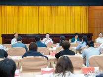 何朝晖到娄底市人力资源和社会保障局调研