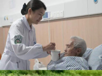 护士的AB面反差瞬间｜㉛病房里严谨守护，生活里自在绽放