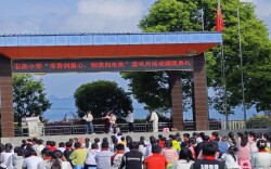 一场颁奖礼，三种阅读声