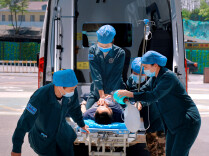 护士工位定格照｜㊿争分夺秒  守护生命