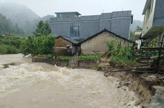 河水上涨掏空房屋基底！汝城县3户10人成功避险