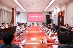 周艳希赴市直政法单位专题调研