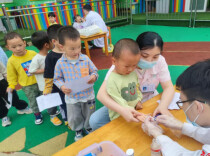 健康荷塘：党建护航进校园 健康体检护童心