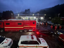 广西环江过桥车辆坠河事件已致2人死亡 仍有8人失联