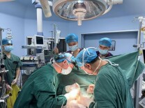 82岁奶奶心脏成功“拆弹”！这家医院心脏外科高难手术再突破