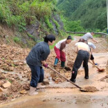 暴雨突袭致灾 溆浦县三江镇紧急抢险保畅通保民生