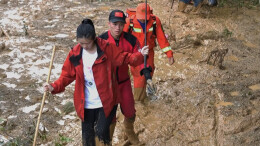 暴雨、浓雾、滑坡三重威胁，直击石门滞留人员撤离现场