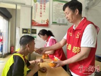 包饺子、做手工、拍短视频……“衡阳群众”与残疾人学员共度有爱时光