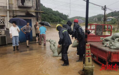 风雨同心守家园！雨湖区楠竹山镇干群齐心筑牢防汛屏障