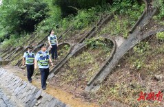 闻“汛”而动 长沙交通执法筑牢汛期安全防线