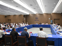 学习弘扬袁隆平科技创新精神暨杂交水稻高质量发展座谈会召开 沈晓明出席并讲话