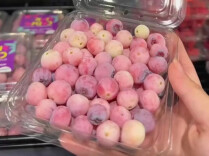 全网刷屏的“粉色蓝莓”是真的吗？记者探访