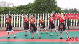 文化惠民进社区 文明新风润人心  鹤城区文化馆开展文化进万家惠民演出