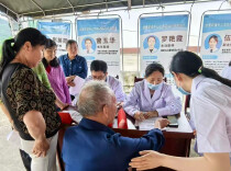 家门口赶健康集！湘雅三医院帮扶队赴里耶“送医传技”