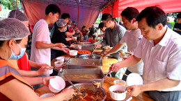 “暖心厨房”免费开餐