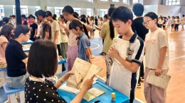 小记者在现场｜直击白鹤菱溪小学“菱角花开”古诗文背诵比赛