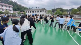 龙山县桂塘镇九年制学校开展团辅解压活动