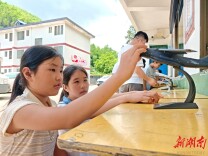 科普进校园 点燃科学梦