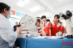 近视防控进校园