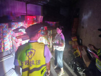 连夜出击！长沙县行政执法局捣毁两起烟花爆竹“黑窝点”