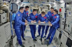 神舟二十一号和神舟二十三号航天员乘组完成在轨交接