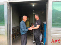 微光暖民心 实事映初心——醴陵市官庄镇阳坑村驻村工作队为独居老人点亮“暖心灯”