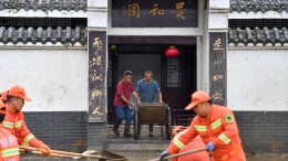 合力清淤 重建家园 