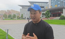 千钧一发！搏击冠军飞身扑救