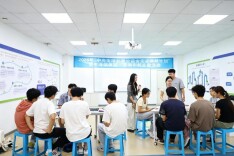 长沙理工大学建成省内首个AI生涯实训体验中心