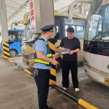 沅陵：路政宣传保畅通 暖心服务惠民生